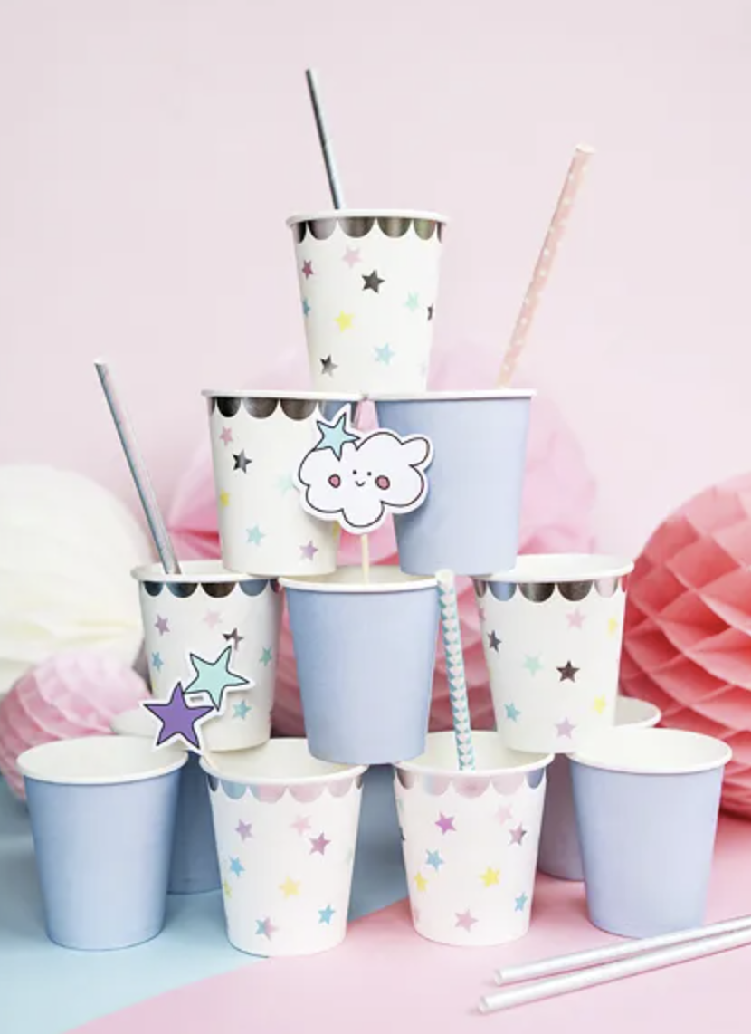 Party Becher Weiss-Silber mit Pastell-Punkten, 6er Pack kinderparties-shop