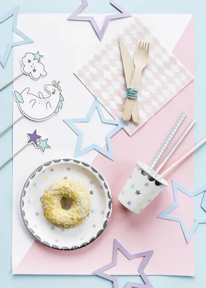 Party Becher Weiss-Silber mit Pastell-Punkten, 6er Pack kinderparties-shop