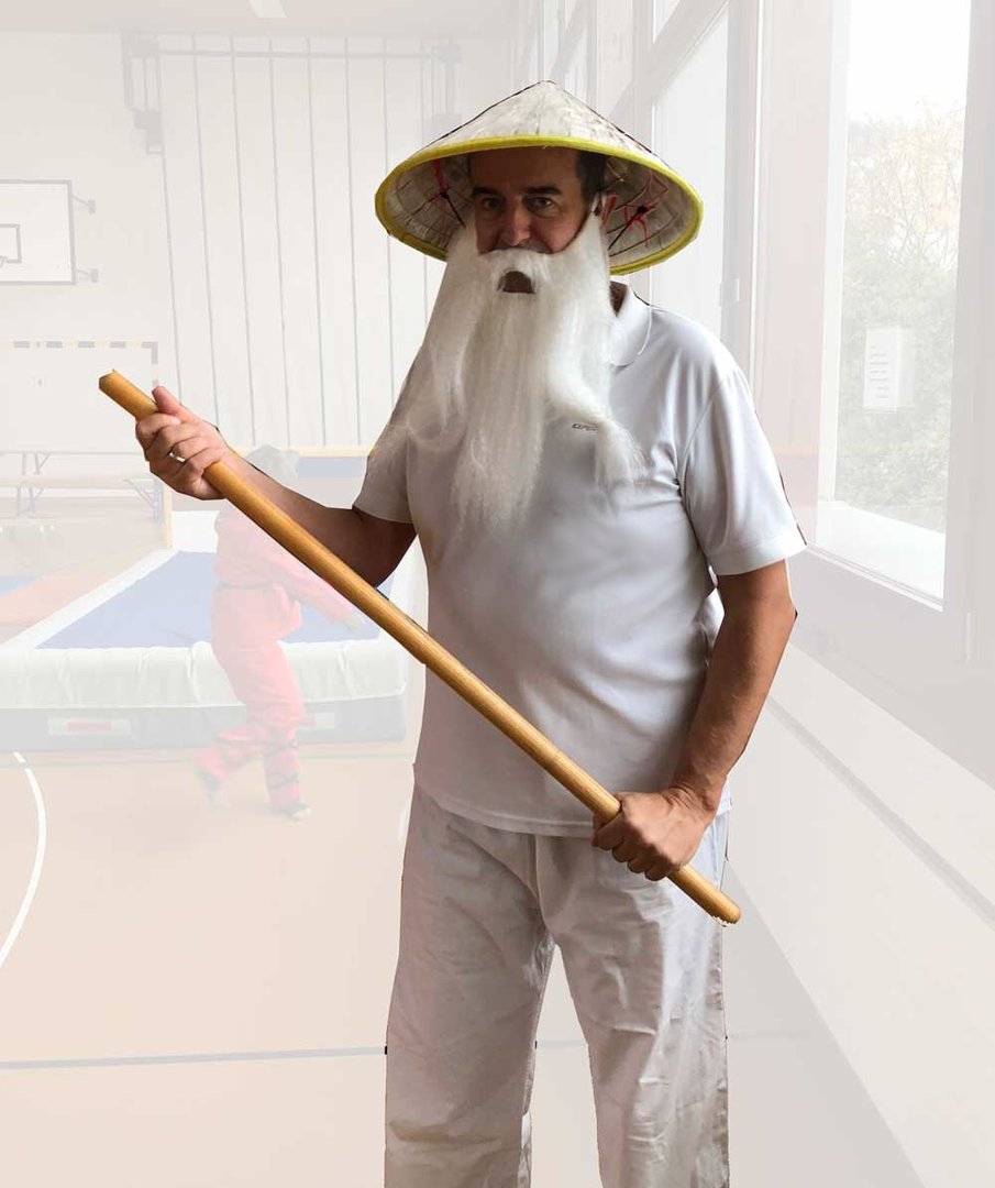 Kostüm Verleih Sensei Wu
