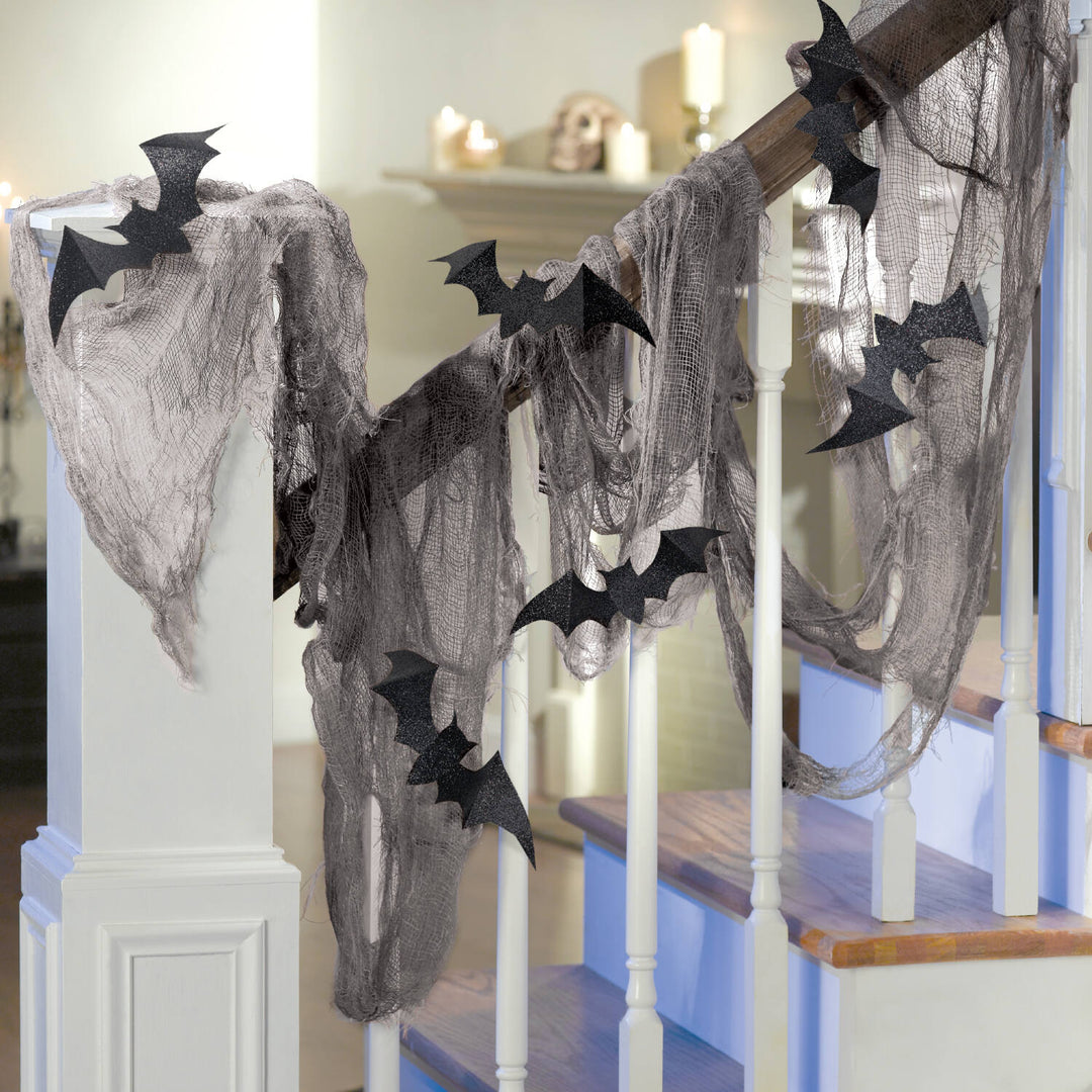 Gruseliges Halloween Deko-Netz mit Glitzer-Fledermäusen, 61 x 457 cm