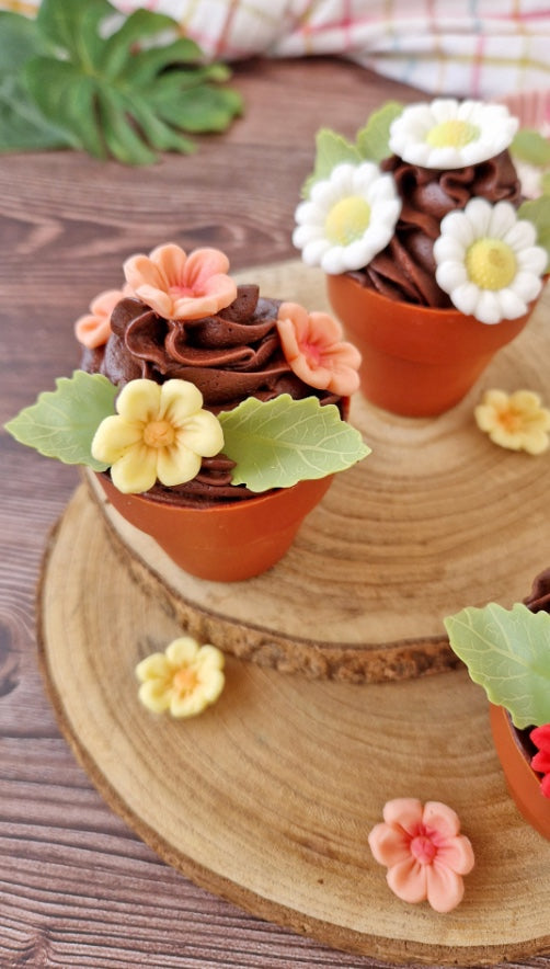 Essbare Zuckerfiguren, gelbe Blüten & grüne Blätter, Tortendeko, 13 Stück