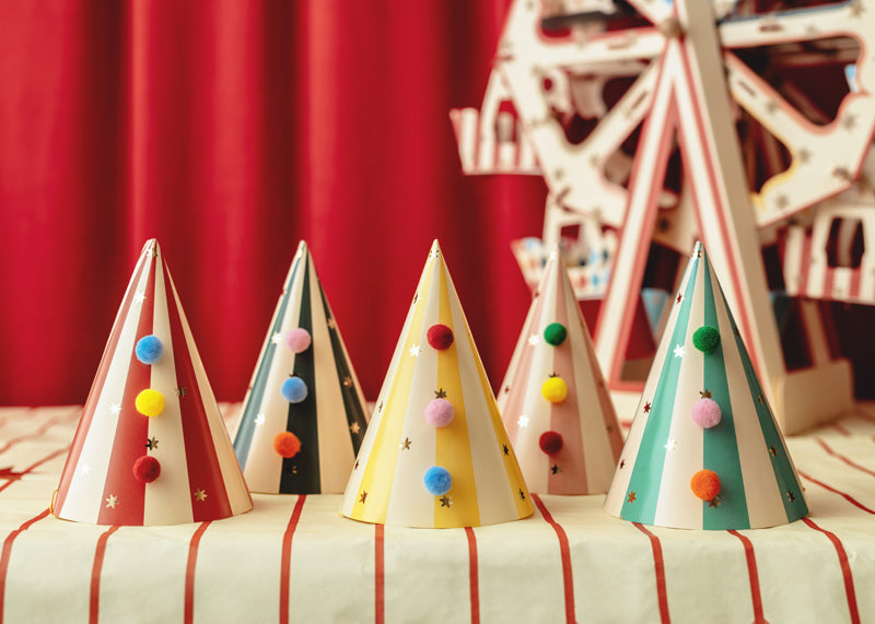 Zirkus-Partyhüte-mit-Pompoms-6er-Pack