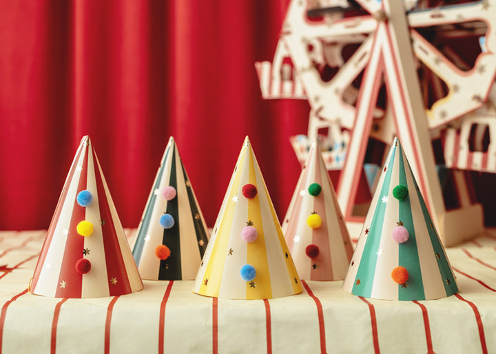 Zirkus-Partyhüte-mit-Pompoms-6er-Pack