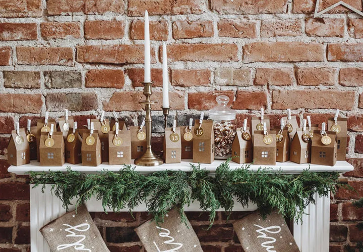 Adventskalender DIY Set, Häuschen zum Befüllen mit Holzklammer und Anhängern , 72-teilig
