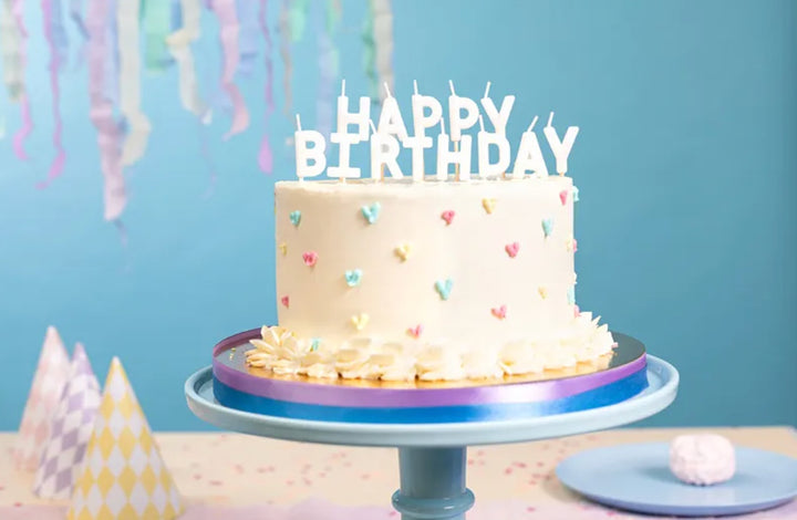 Kerzen-Happy-Birthday-weiss-13er-Pack-2-5-cm