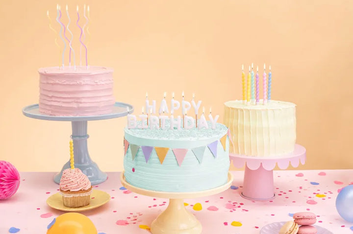 Kerzen-Happy-Birthday-weiss-13er-Pack-2-5-cm