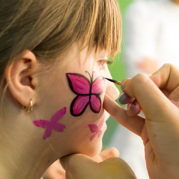 Schmetterling auf der Wange