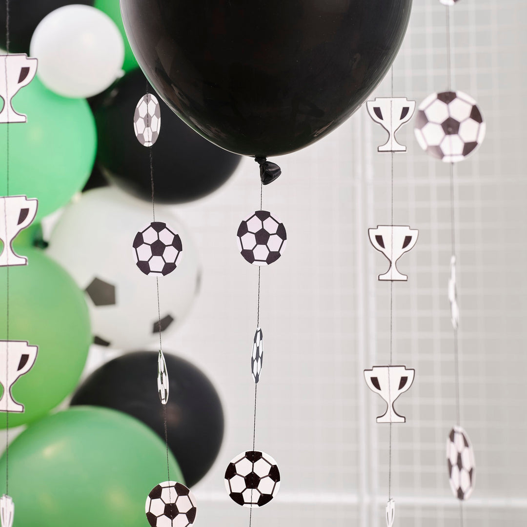 Fussball Ballonanhänger, schwarz-weiss, 5er Pack kinderparties-shop