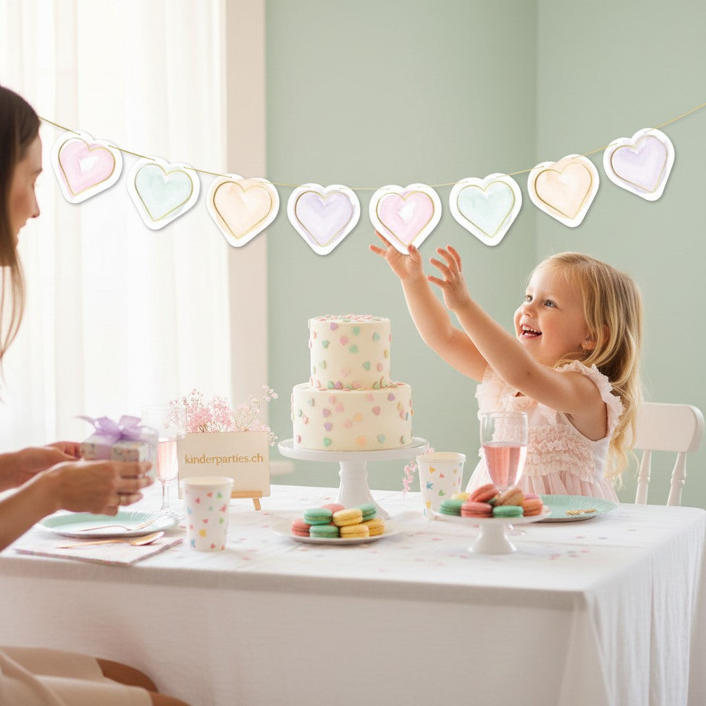 kinderparties.ch Wimpelkette mit pastellfarbenen Herzen, 2m, ideal für Kindergeburtstage und Dekorationen.