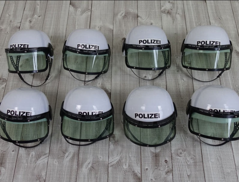 Kostümverleihkiste Polizei Standard, inkl. Accessoires